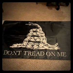 Don't tread on me flag